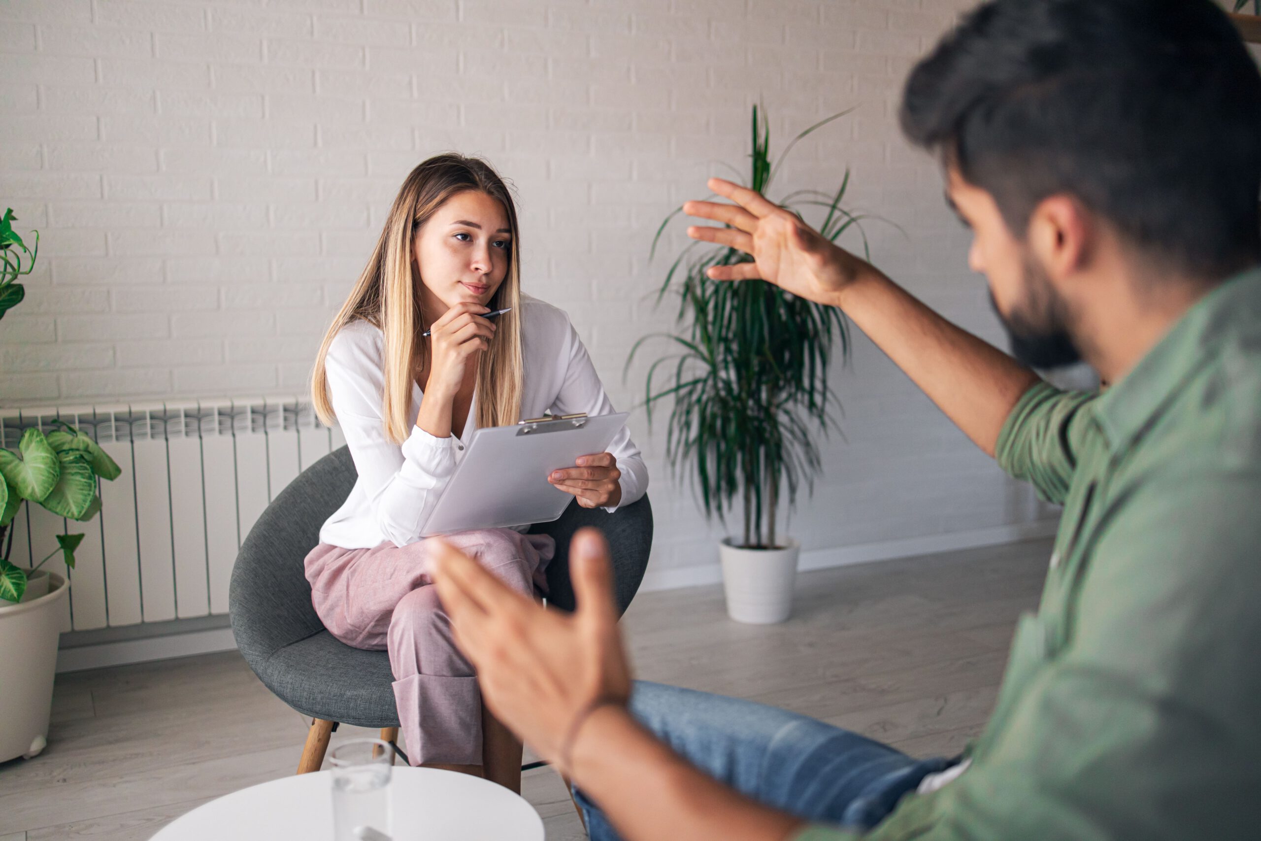 In diesem Feld der Psychologie gibt es zahlreiche Beispiele für Bachelorarbeiten, die sich mit Diagnose oder Behandlung beschäftigen.